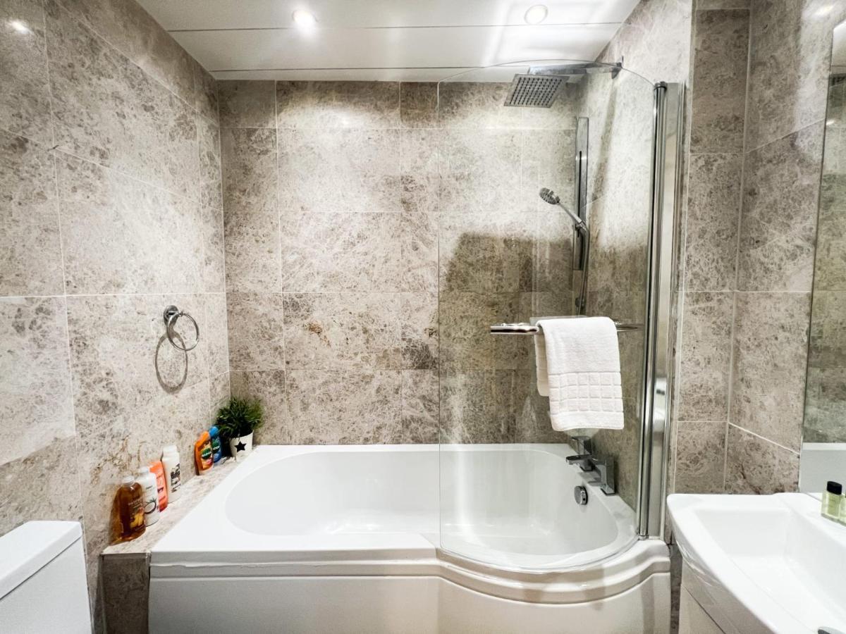 Spacious Flat Sleeps 8 Near Princes Street EDI Exteriér fotografie