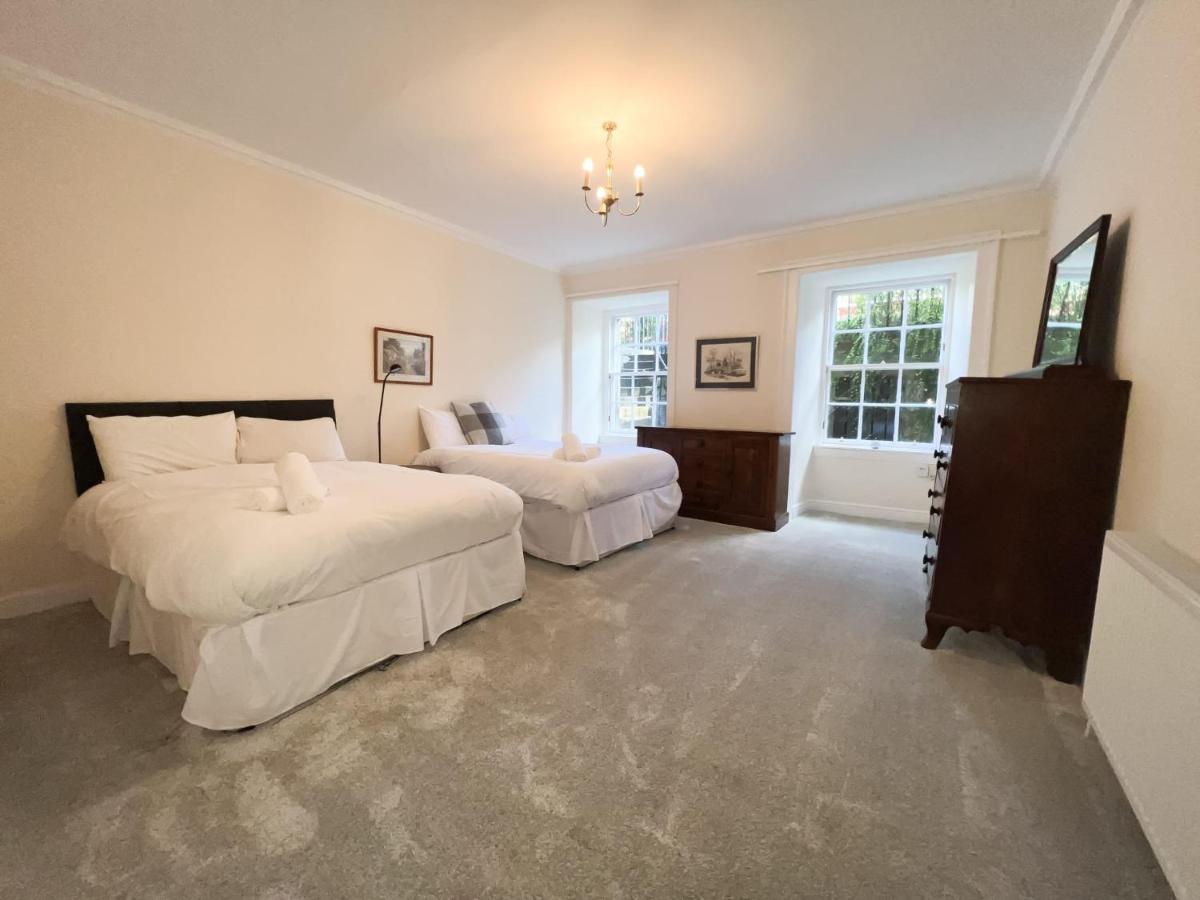 Spacious Flat Sleeps 8 Near Princes Street EDI Exteriér fotografie