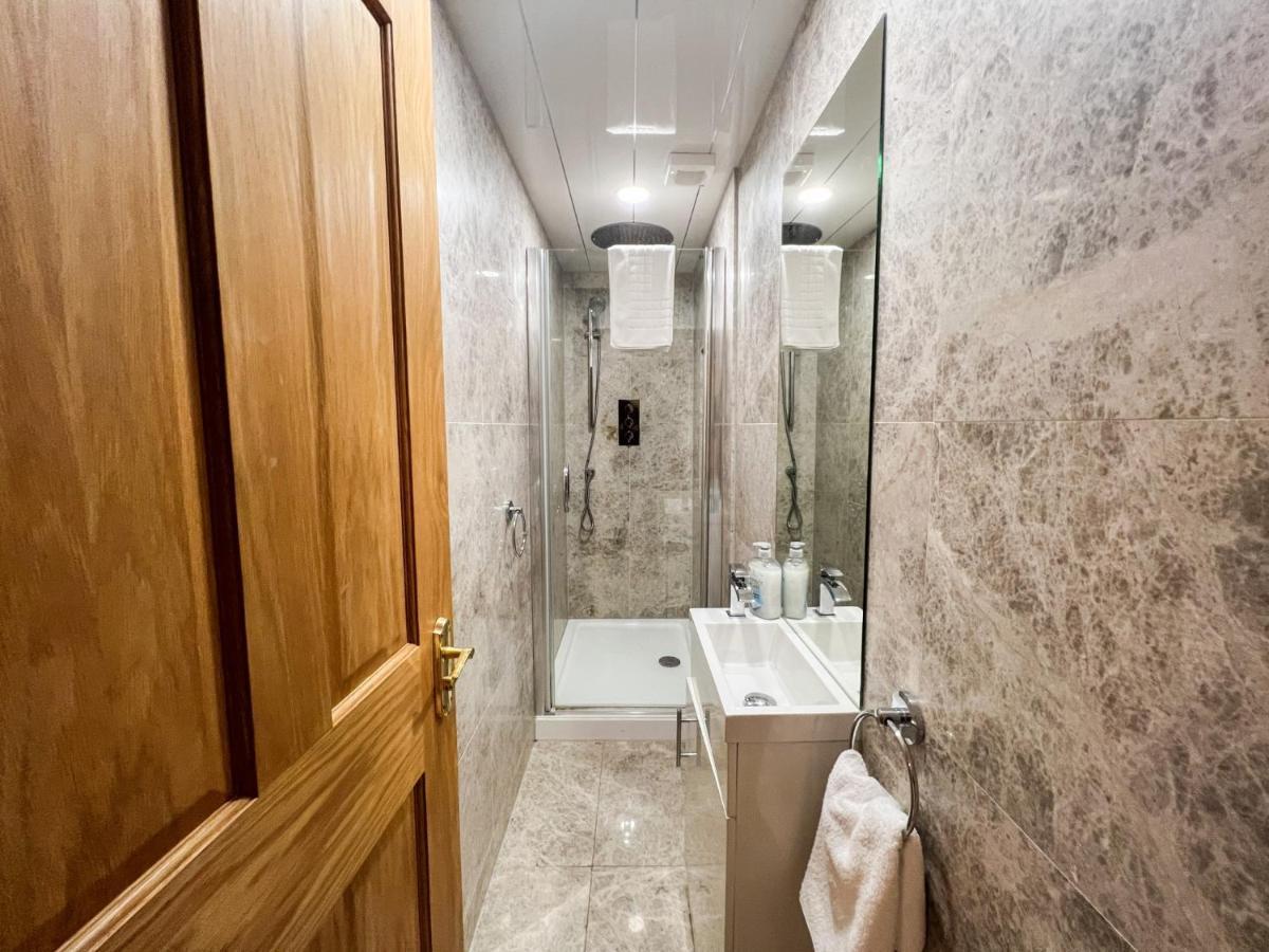 Spacious Flat Sleeps 8 Near Princes Street EDI Exteriér fotografie